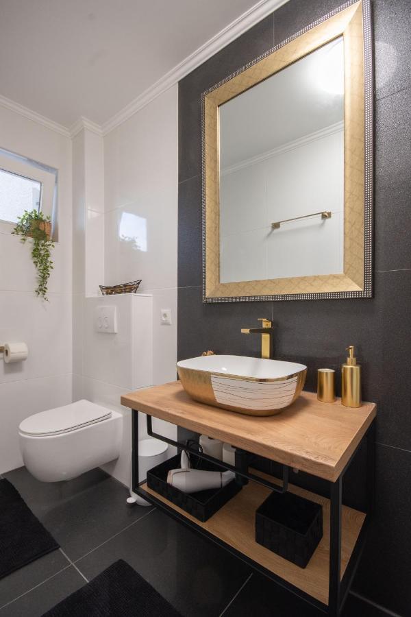 Wellness Studio D'Or - Exclusive New Apartment With Whirlpool, Sauna, Sunny Terrace, Private Parking Poreč Eksteriør billede