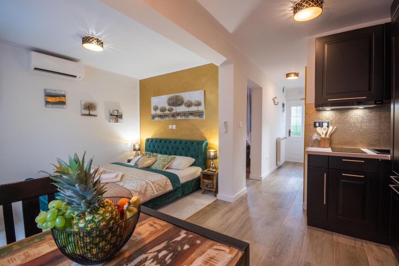 Wellness Studio D'Or - Exclusive New Apartment With Whirlpool, Sauna, Sunny Terrace, Private Parking Poreč Eksteriør billede